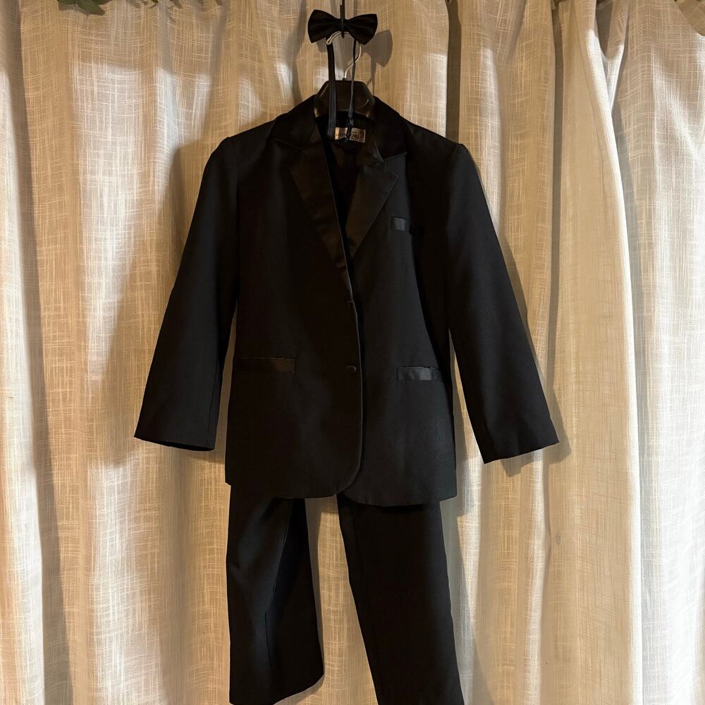 Boys Tuxedo Size 14